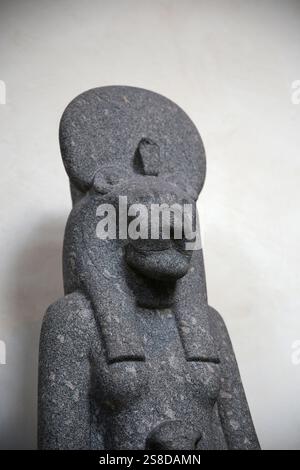 Statue of the goddess Sekhmet. Granodiorite. New Kingdom, 18th Dynasty ...