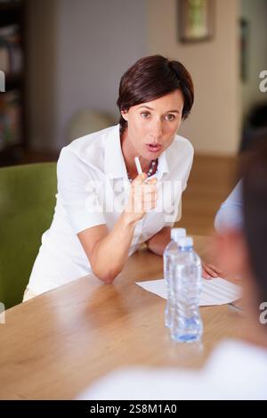 Frustrated Sad Accountant Office Employees With Invoice Stock Photo - Alamy