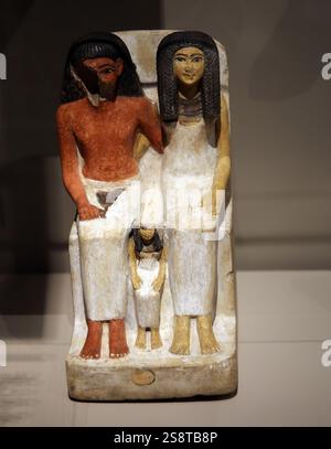 Egyptian statue sculpture of a married couple and son, 2620-2500, 4yj ...