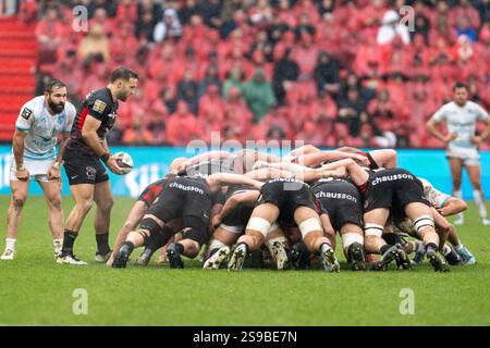 Paul Graou and scrum of Toulouse during the Top 14 match between ...