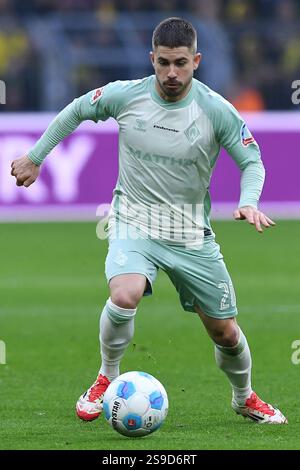 Romano Schmid (SV Werder Bremen, 20), Timo Becker (Holstein Kiel,