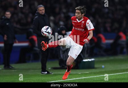 (250126) -- PARIS, Jan. 26, 2025 (Xinhua) -- Ito Junya of Stade de Reims competes during  a French Ligue 1 football match between Paris Saint-Germain and Stade de Reims in Paris, France, Jan. 25, 2025 (Xinhua/Gao Jing) Stock Photo