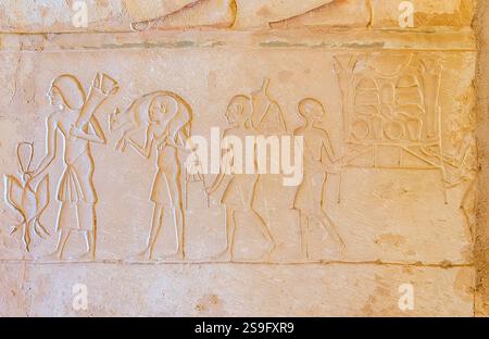 Egypt, Saqqara,  tomb of Meryneith, vestibule, procession of offering bringers. Stock Photo
