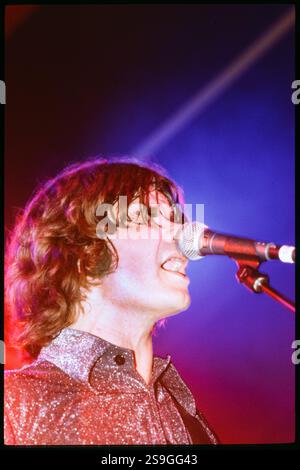 THE WANNADIES, READING FESTIVAL, 1997: Singer and Guitarist Pär Wiksten ...