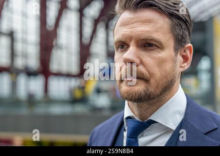 executive vision, focused leadership in urban setting Stock Photo