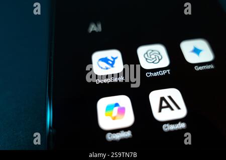 a collection of popular AI apps, including Deepseek, ChatGPT, Gemini, and Claude, showcasing the diverse landscape of artificial intelligence tools av Stock Photo