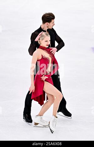 Juulia TURKKILA & Matthias VERSLUIS (FIN), at Kiss & Cry, during Ice