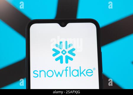 Canada. 30th Jan, 2025. In this photo illustration, the Snowflake logo is seen displayed on a smartphone screen. (Credit Image: © Thomas Fuller/SOPA Images via ZUMA Press Wire) EDITORIAL USAGE ONLY! Not for Commercial USAGE! Stock Photo