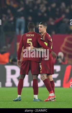 AS Roma players celebrate the victory at the end of the match during