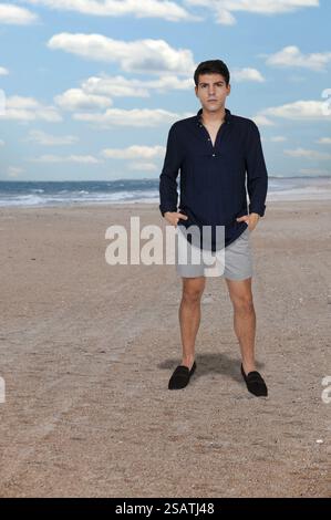 man, beach, sea, guy, men, beaches, seaside, seas Stock Photo - Alamy