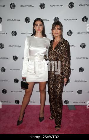 Amelia Gray Hamlin and Lisa Rinna at the Beautycon festival, Los
