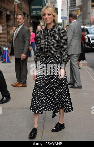 Kaley Cuoco at talk show appearance for The Cast of BIG BANG THEORY at ...