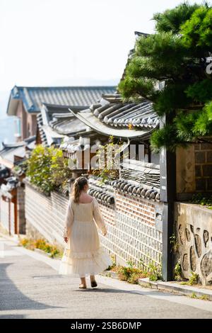 Traditional Rooftops of Hanok Village in Downtown Seoul Stock Photo - Alamy