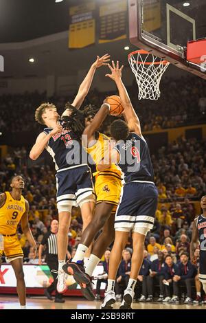 Arizona forward Henri Veesaar (13) against Texas Tech during a NCAA