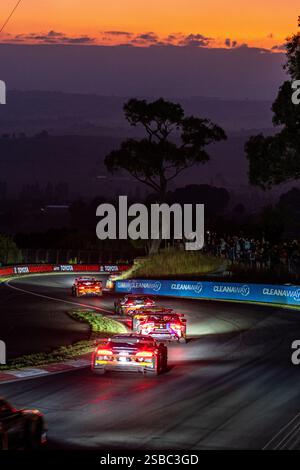 Mount Panorama motor racing circuit for races including Bathurst 1000 ...