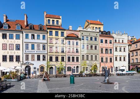 Old Town Market Square with historic buildings city in Warsaw, Poland Stock Photo