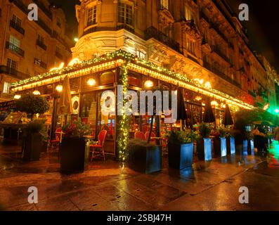 The famous restaurant Le Dome at night. It located on Montparnasse