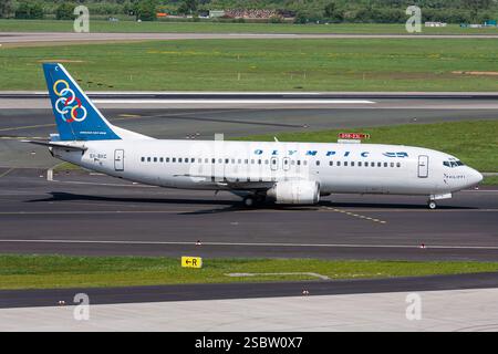 Olympic Airlines Boeing 737-400 at Dusseldorf International