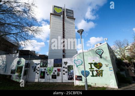 Grenfell, London, UK. 6th Feb 2025. Plans announced to demolish the Grenfell tower block. Credit: Matthew Chattle/Alamy Live News Stock Photo