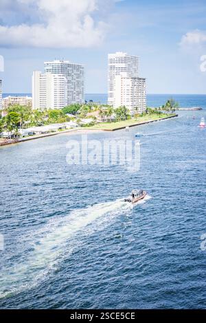 Weston, FL USA - August 25, 2018: US Coast Guard Response Boat (Medium RB-M)  patrols waterways of Port Everglades and Fort Lauderdale, Florida. Stock Photo