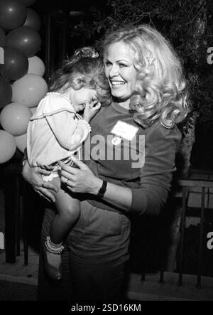 Sally Struthers and daughter Samantha Circa 1980's Credit: Ralph