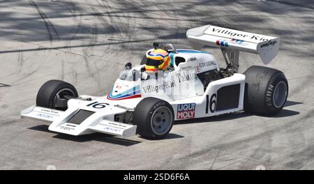 The Shadow DN8 at the Long Beach Grand Prix, driven by Riccardo