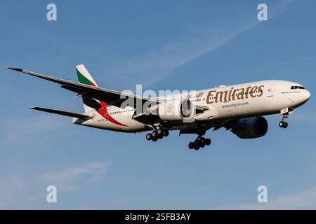 Boeing 777 21h lr hi-res stock photography and images - Alamy