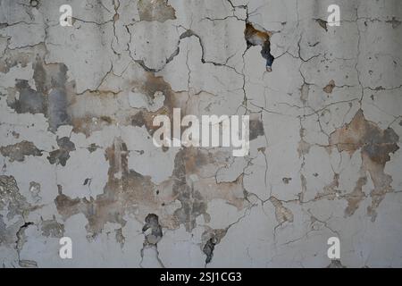 cracked concrete wall Stock Photo