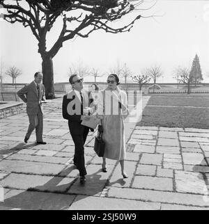 --- Fürst Rainier und Grace von Monaco in Lausanne, 1957#Prince Rainier and Grace of Monaco in Lausanne, 1957- RDB BY DUKAS Stock Photo