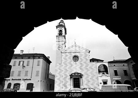 - Sabbioneta (province of Mantua, Lombardy), ancient medieval town founded by Vespasiano Gonzaga Colonna between 1554 and 1591, UNESCO World Heritage Site; Church of St Mary of the Assumption   - Sabbioneta (provincia di Mantova, Lombardia), antico borgo medioevale fondato da Vespasiano Gonzaga Colonna tra il 1554 e il 1591, Patrimonio dell'Umanità UNESCO; chiesa di Santa Maria Assunta Stock Photo