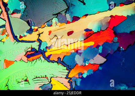 Urea in polarized light, crystals magnified 100x Stock Photo