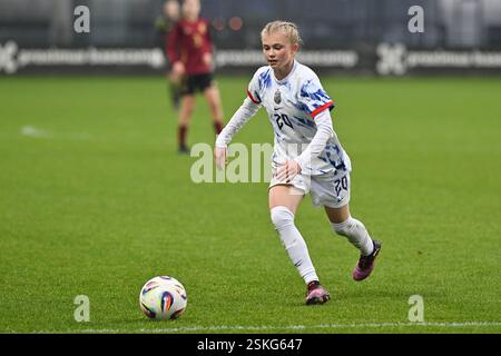 Keksa ayol pornoga tushdi