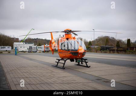 Hubschrauber der Luftrettung landet in Travemünde Am Fischereihafen, 06 ...