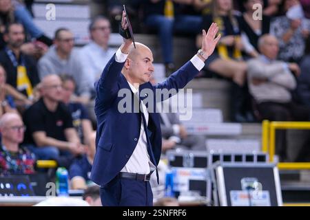 Head coach of Itas Trentino - Fabio Soli during Itas Trentino vs Cucine ...