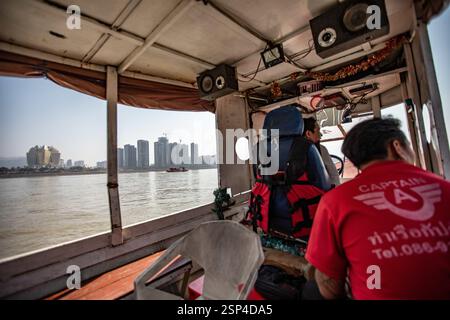 Boat heading to the Golden Triangle Special Economic Zone in Laos ...