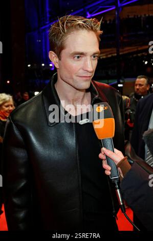 Robert Pattinson Bei Der Premiere Des Kinofilms Mickey 17 Auf Der Robert Pattinson Bei Der Premiere Des Kinofilms Mickey 17 Auf Der Berlinale 2025 75 Internationale Filmfestspiele Berlin Im Berlinale Palast Berlin 15022025 Fotoxcxtamckexxfutureximagex Mickey Prem 5282 2sre7ra