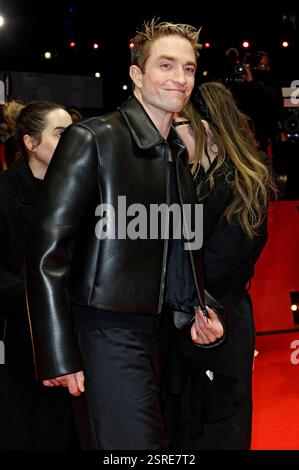 Robert Pattinson Bei Der Premiere Des Kinofilms Mickey 17 Auf Der Robert Pattinson Bei Der Premiere Des Kinofilms Mickey 17 Auf Der Berlinale 2025 75 Internationale Filmfestspiele Berlin Im Berlinale Palast Berlin 15022025 Fotoxcxtamckexxfutureximagex Mickey Prem 5281 2sre7t2