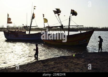 Fishing Boats Umarsadi Beach Valsad Gujarat India Asia Stock Photo - Alamy