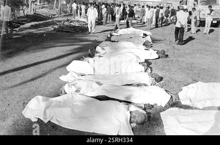 Dead people, Union Carbide gas leak tragedy, Bhopal, Madhya Pradesh
