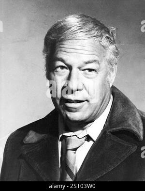 GEORGE KENNEDY American Actor GEORGE KENNEDY Date: 1925 Stock Photo - Alamy