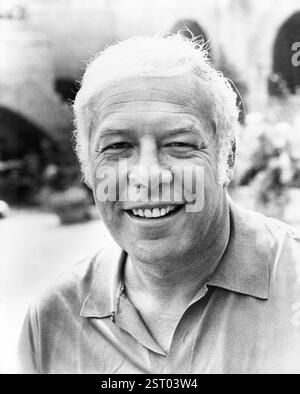 GEORGE KENNEDY American Actor GEORGE KENNEDY Date: 1925 Stock Photo - Alamy