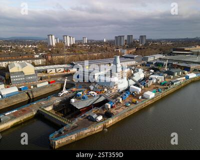Aerial view of HMS Cardiff Type 26 frigate under construction at BAE Systems shipyard at Scotstoun on the River Clyde, Glasgow, Scotland, UK Stock Photo