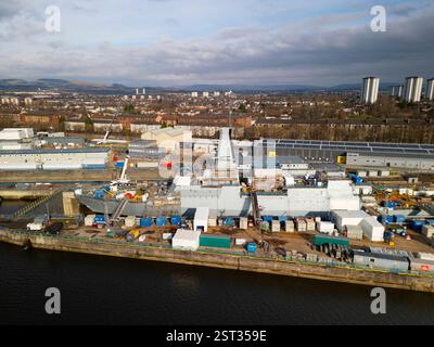 Aerial view of HMS Cardiff Type 26 frigate under construction at BAE Systems shipyard at Scotstoun on the River Clyde, Glasgow, Scotland, UK Stock Photo