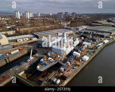 Aerial view of HMS Cardiff Type 26 frigate under construction at BAE Systems shipyard at Scotstoun on the River Clyde, Glasgow, Scotland, UK Stock Photo