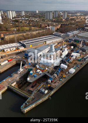 Aerial view of HMS Cardiff Type 26 frigate under construction at BAE Systems shipyard at Scotstoun on the River Clyde, Glasgow, Scotland, UK Stock Photo