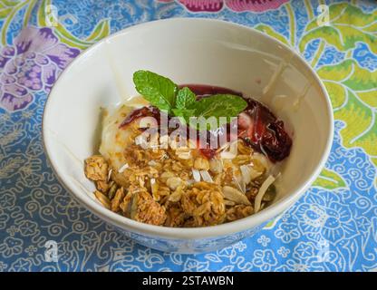 Frisches ��ü������ mit Quark, Minzblatt, Taiwan Stock Photo