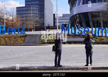Headquarters of Mercedes Benz, Stuttgart Untertuerkheim, Baden-Wuerttemberg  Stock Photo - Alamy