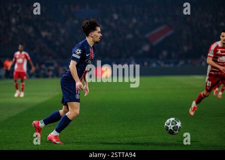 Paris, France. 19th Feb, 2025. Vitinha (Paris Saint-Germain 17) in action during the UEFA Champions League game between Paris Saint-Germain and Stade Brestois 29 at Parc des Princes in Paris, France. (Pauline Figuet/SPP) Credit: SPP Sport Press Photo. /Ģ����ý Live News Stock Photo