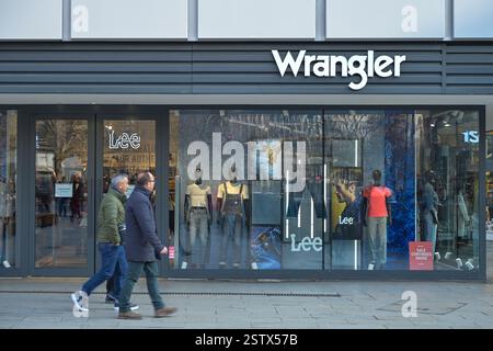 Wrangler im Europacenter, Breitscheidplatz, Kurfürstendamm, Charlottenburg, Berlin, Deutschland Stock Photo