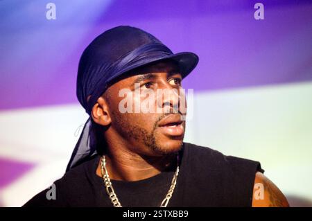 Black twang on stage Stock Photo - Alamy